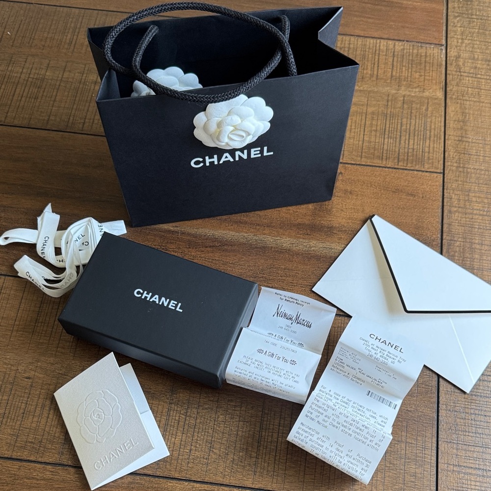 Chanel Card Holder - Picture 12 of 16